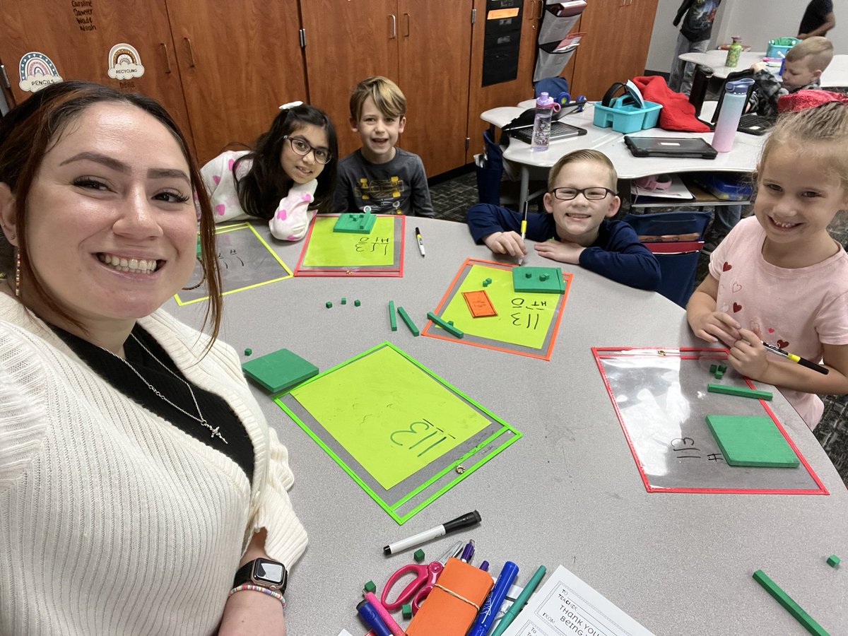 FunWithMrsPena's tweet photo. Fun learning about place value and comparing numbers in small group. #BEARKATBEST https://t.co/RcshS8o6dF