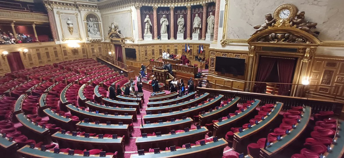 Fontenay_100's tweet photo. Aujourd’hui, visite du @Senat pour nos 14 jeunes élus du Conseil Municipal des Enfants !

Un grand merci à @AnnickBillon, Sénatrice de la Vendée pour l’accueil réservé à notre petite délégation fontenaisienne !

#fontenaylecomte #paris #Senat #ConseilMunicipalDesEnfants https://t.co/htSZ0iZ10u