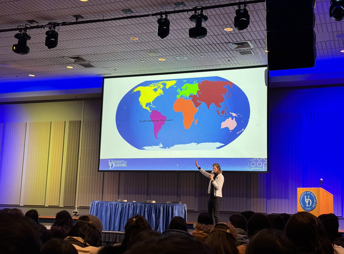 UDGlobal's tweet photo. Last week, around 200 new #IntlStudents arrived on campus and participated in #UDGlobal Welcome Days! We hosted a hospitality suite, International Student Orientation, and a special #UDIntlCoffeeHour to connect students with campus resources. #UDWelcome to our newest #BlueHens! https://t.co/weR36qtYhV