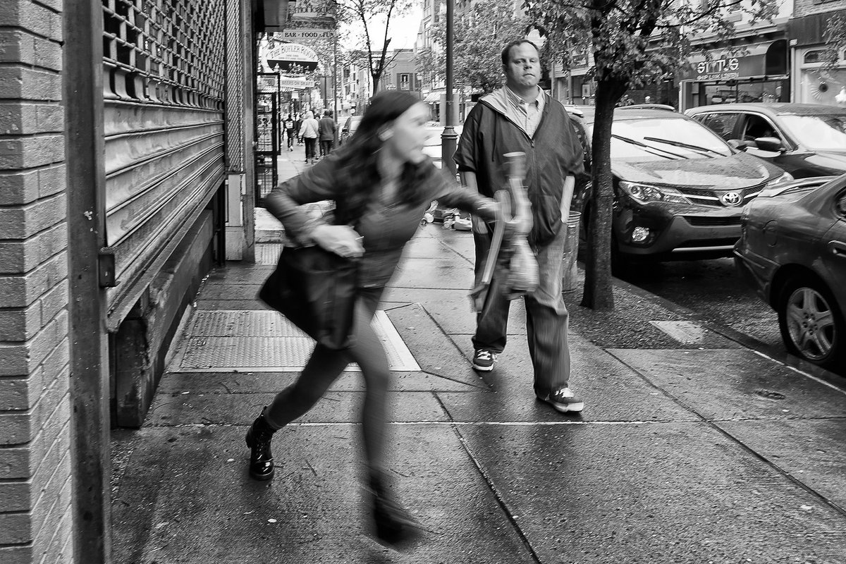 Look Out, Coming Through. 
———
Sony RX-100 IV, f/2.8, 1/50 sec, ISO 125.
.
.
.
.
#ericadeleye #sonyrx100iv #sonyrx100 #sony #streetphotography #streetzen #philly #philadelphia #bnw #spicollective #spi_collective #spjstreets #streetcollective