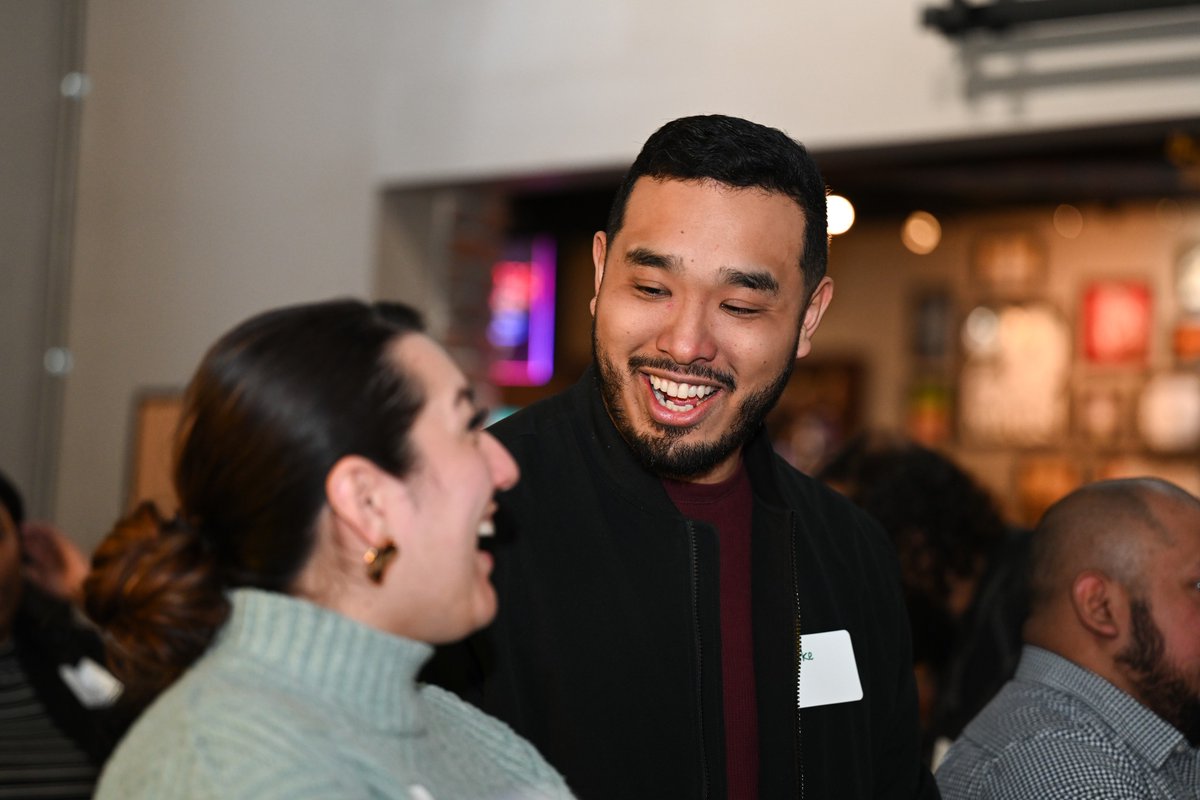 College_Success's tweet image. CSF Seattle and Tacoma alumni recently reunited at Trenchers Kitchen &amp;amp; Tap for an incredible evening of networking. Special thanks to Original Studios for capturing these joyous moments and providing alums with stunning professional headshots. #CSFAlumni #College #Careers
