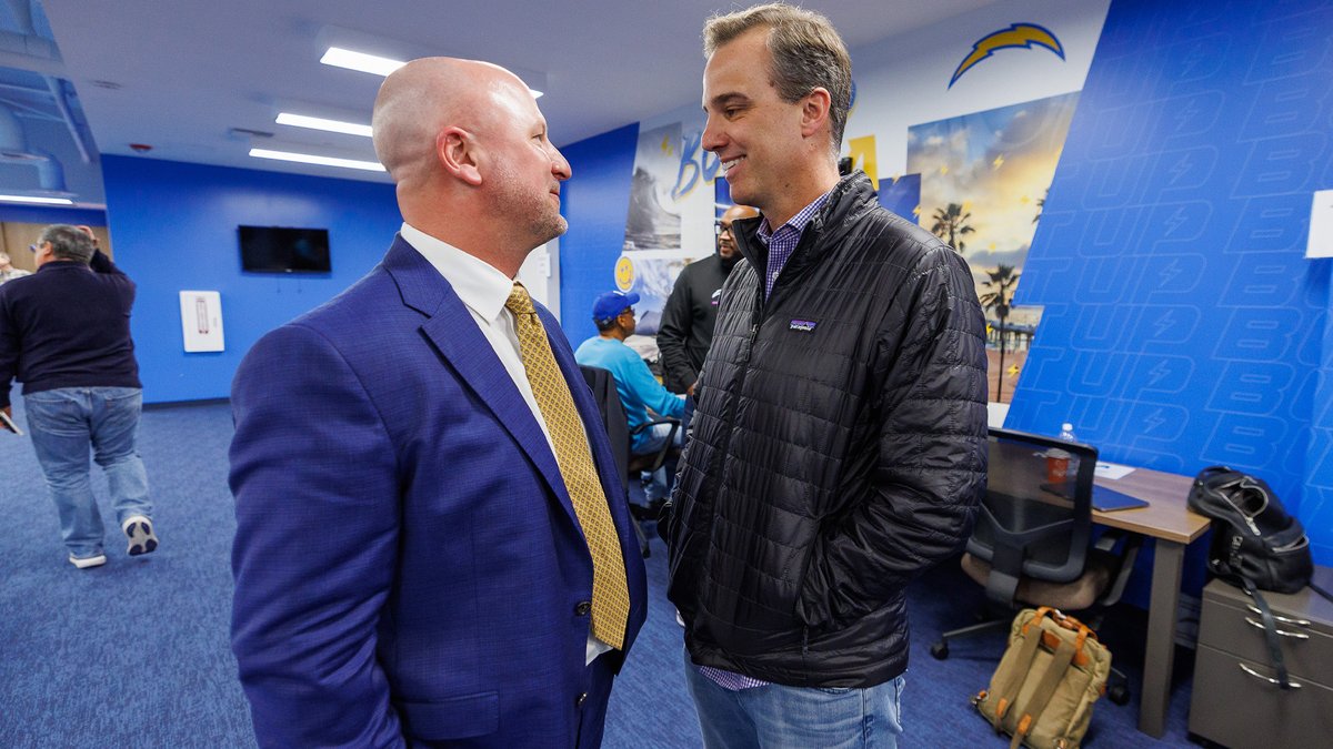 Eric_L_Smith's tweet photo. "He's extremely organized and he's got a really good eye for talent."

A chat with @MoveTheSticks on new #Chargers GM Joe Hortiz. 

https://t.co/Y9E5jV9Egq https://t.co/9Cfsg4qSqN