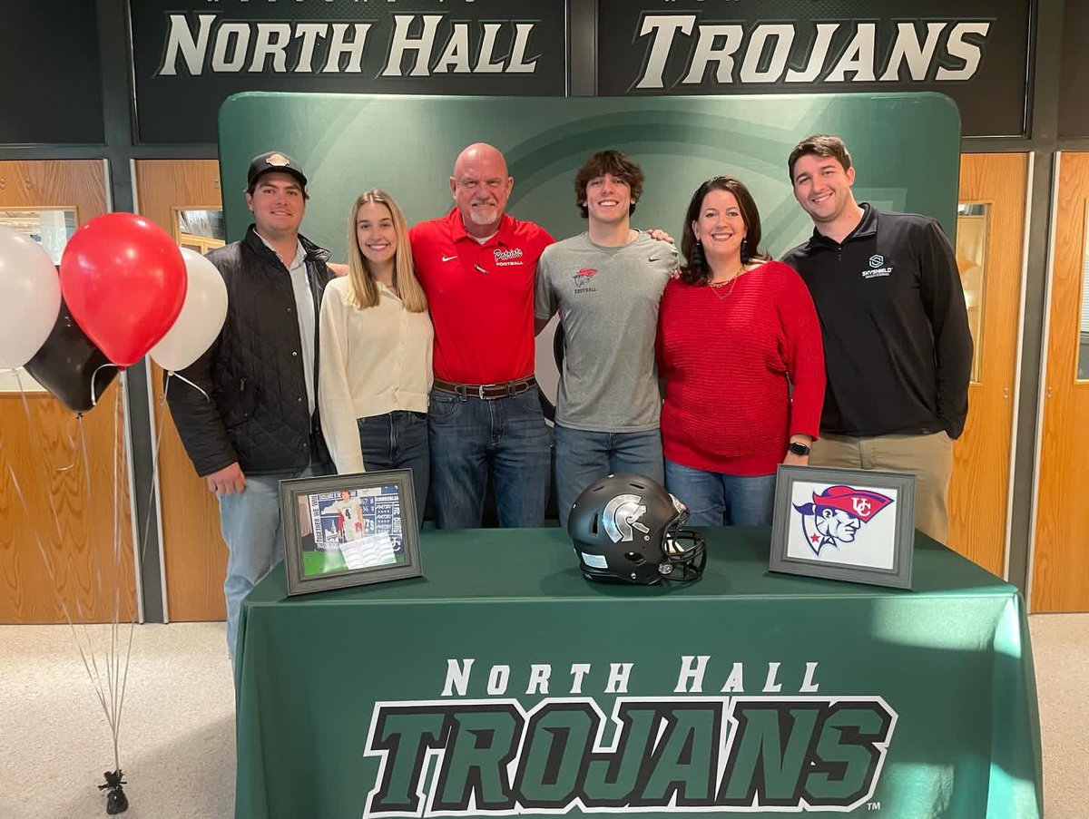 Signing Day!
⁦<a href="/UCPatriotFball/">UC Patriot Football</a>⁩ ⁦<a href="/UCCoachMorris/">Adam Morris</a>⁩ ⁦<a href="/CoachHouse_UC/">Shan Housekeeper</a>⁩⁦ #gopats