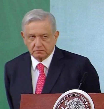 econokafka's tweet photo. Se solicita atentamente a esta bella comunidad que dejen de utilizar los HT #NarcoPresidente y #NarcoPresidenteAMLO.

Entristecen mucho al Licenciado y puede llegar incluso a molestarse un poco.

Gracias por su atención. https://t.co/BAnTWFDwaZ