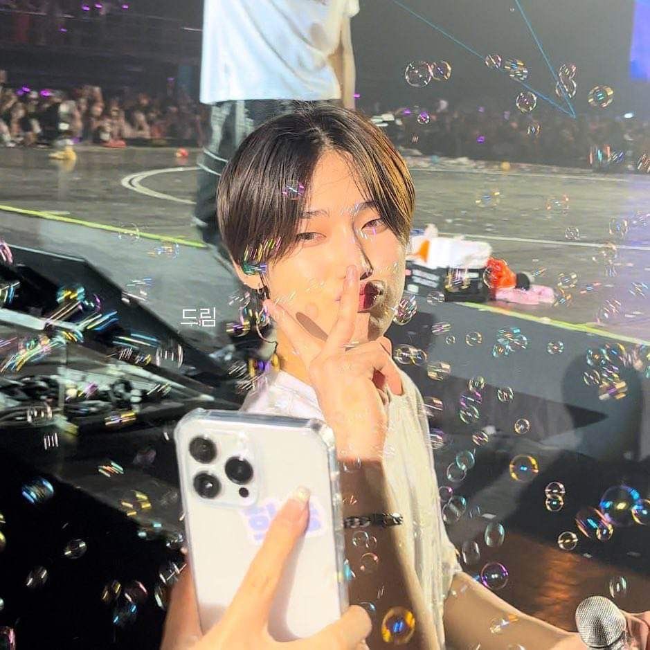 nocontextsunoo's tweet photo. ⋆｡𖦹°‧🫧₊˚⊹♡ ₊‧.°.⋆🫧•˚₊‧⋆. https://t.co/mzCFIK6Vkg