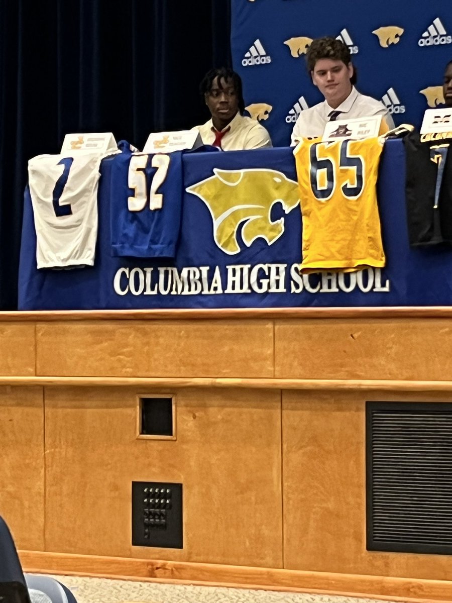 ColumbiaBball's tweet photo. 🗣🗣We have a #WILDCAT going to the next level‼️ 💪🏾🏈
Our guy, Jeremiah Tatum has signed to play football at Jones College next year. We are so proud of him‼️
Can’t wait to see what great things are in store for this dude.
#NextLevelCats
#GoGetEmJT https://t.co/jfAksRdjxK