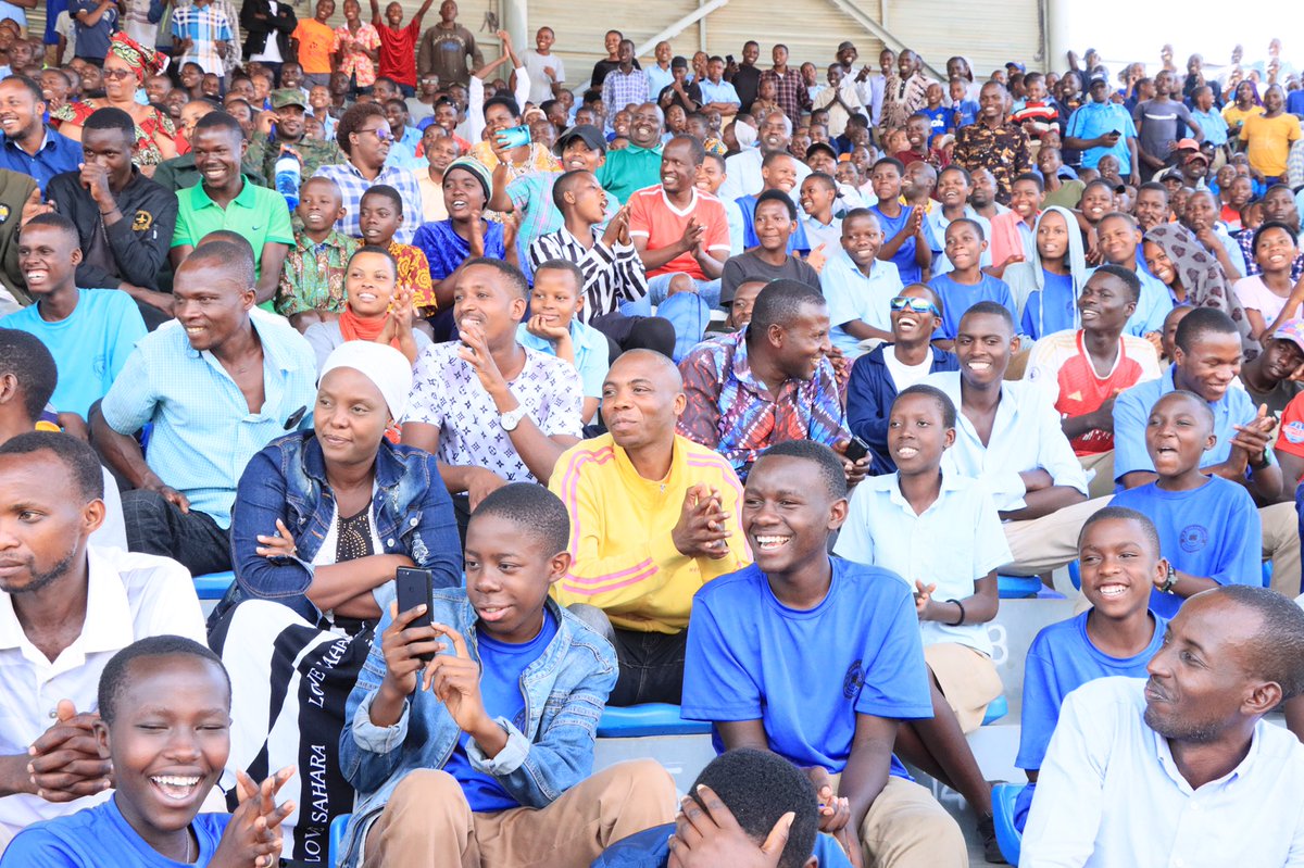 Umukino wahuzaga Umurenge wa <a href="/MwogoBugesera/">Umurenge wa Mwogo - Akarere ka Bugesera</a> ihagarariye <a href="/BugeseraDistr/">Bugesera District</a> na <a href="/NgaramaSectorR/">Ngarama Sector/GATSIBO</a> ihagarariye Gatsibo mu irushanwa #UmurengeKagameCup waranzwe ni ishyaka ryinshi ku makipe yombi urangira banganyjije ibitego 2 kuri bibiri ,bajya kuri penalite #Mwogo itsinda 4 #Ngarama 2  .