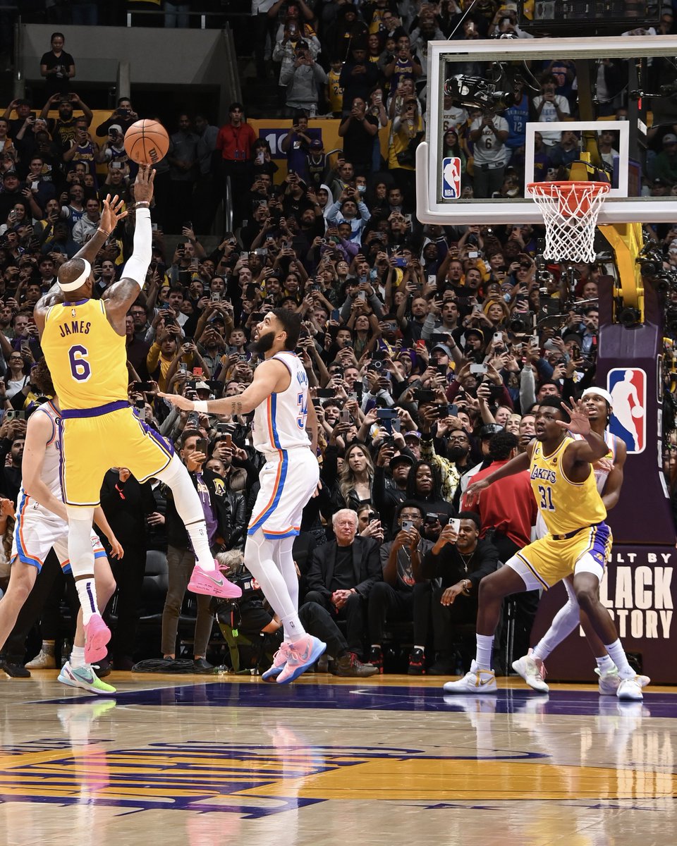BleacherReport's tweet photo. One year ago today, LeBron James became the NBA's all-time leading scorer 👑 https://t.co/yMMup9dhdb