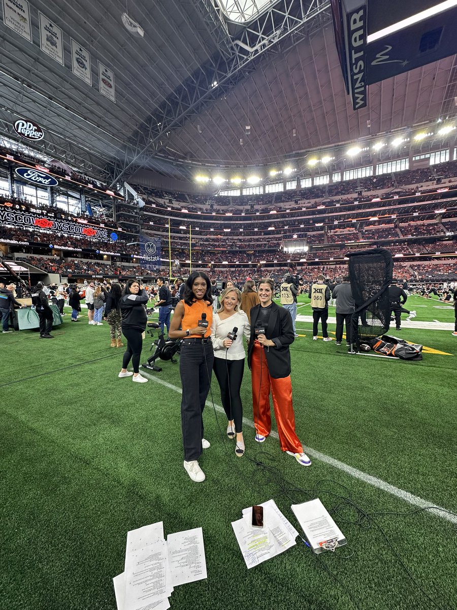 robynehearn's tweet image. Happy #NGWSD to all of the ladies that are in the sports world! Keeping crushing it. You all inspire me every single day ☺️🎥