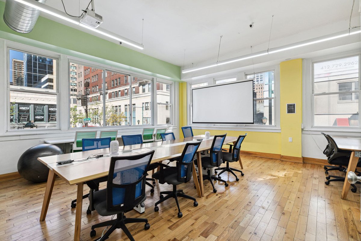 You could be working here. Let's Task Up together!
#centercityphilly #universitycity #boardroom #philadelphia #officespace #office #workspace #coworking #coworkingspace #remotework  #workfromhome  #meetingroom #conferenceroom #philly #visitphilly #southphilly #phillysupportphilly