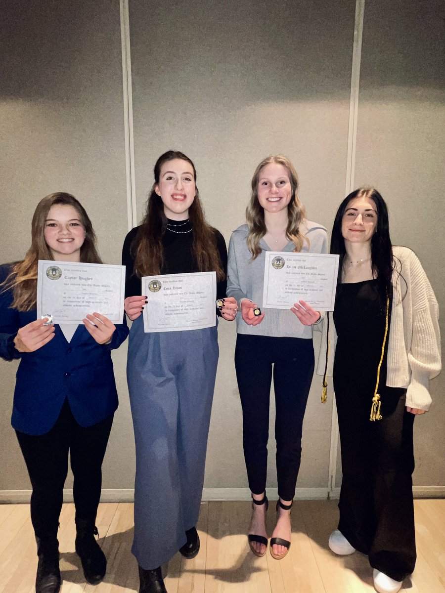 Congratulations to the newest members of Zeta Chapter of Chi Alpha Sigma at Lawrence University that were inducted on Sunday. 

We are so proud of them 💙

Chi Alpha Sigma is a national honor society of college student-athletes.