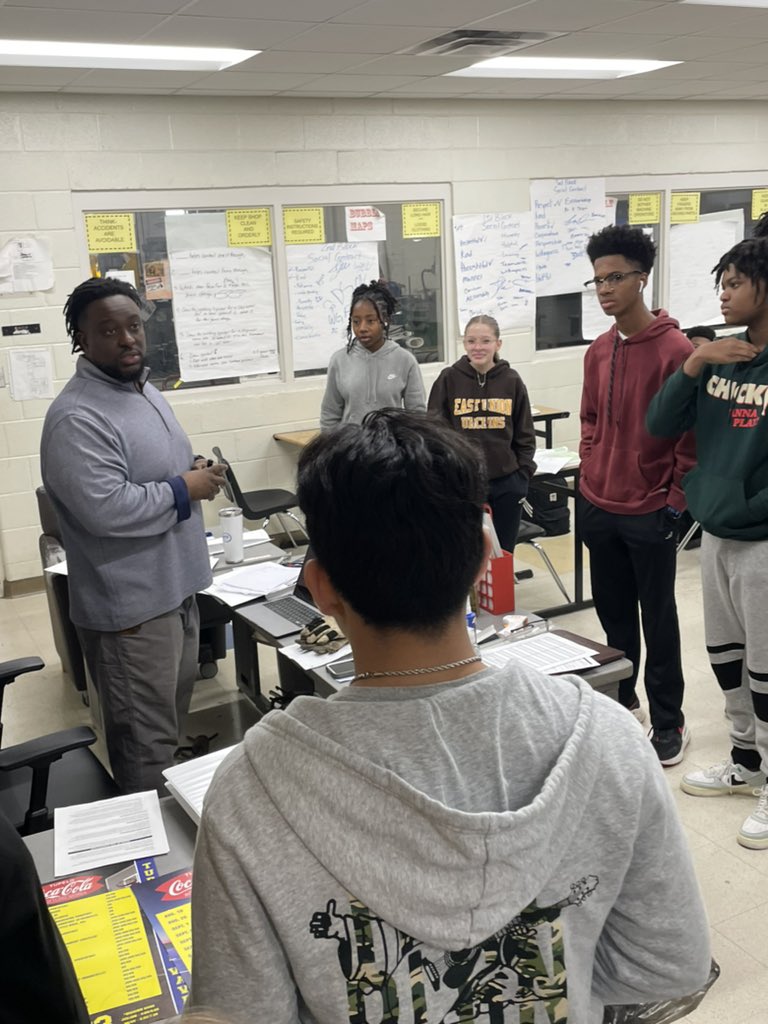 Our teachers ABSOLUTELY LOVE sharing information about their CTE programs with THS students!💙💛 #weloveCTE #CTEMonth #tpsd