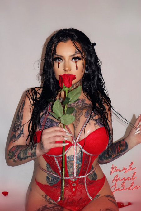 𝕸𝖞 𝖇𝖑𝖔𝖔𝖉𝖞 𝖛𝖆𝖑𝖊𝖓𝖙𝖎𝖓𝖊 🌹🩸 https://t.co/qf8G9nMODN<a href="/tag/valentines2024"class="tags"><span>#valentines2024</span></a>