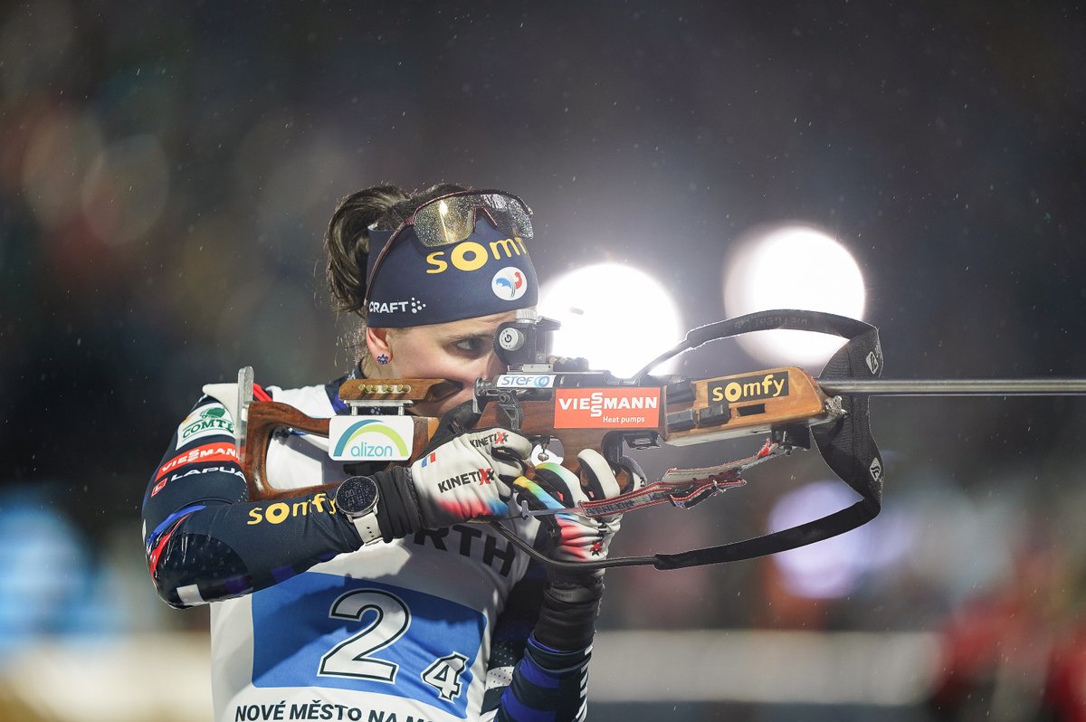 FedFranceSki's tweet image. CHAMPIONS DU MONDE 🤩🇨🇵
Eric Perrot, Quentin Fillon Maillet, Justine Braisaz-Bouchet et Julia Simon remportent le relais mixte des Mondiaux de Nové Město na Moravě 🥇

Fabuleuse course de nos 4 tricolores 👏