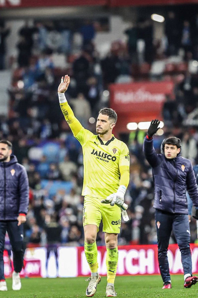 Quería agradecer a mis compañeros, técnicos, gente del club  y sobretodo a la afición por todos los mensajes de apoyo y preocupación. Este cariño lo defenderé con todo cuando vuelva al verde. Puxa Sporting ❤️🤍.