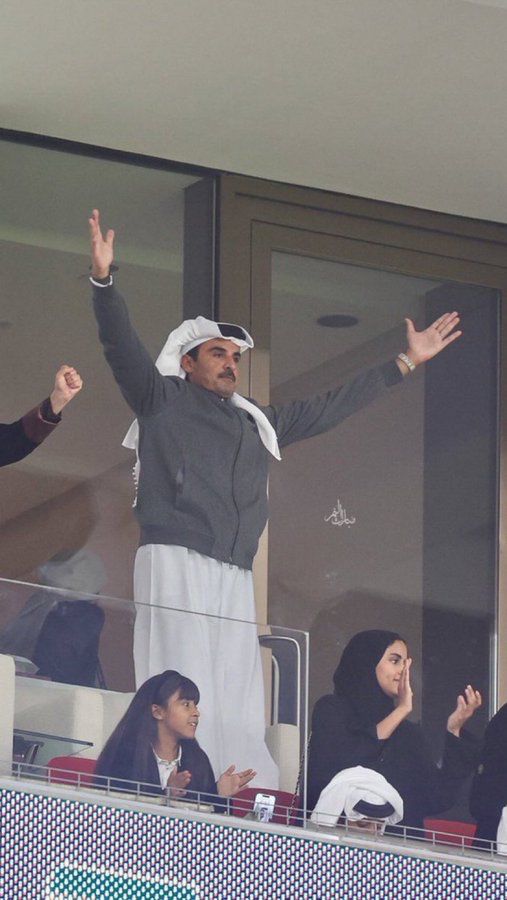 nwr_hlb's tweet photo. @YaserAbdulrahim مبارك للمنتخب القطري 
مبارك للأمير تميم الفوز بتنظيم البطولة الآسيوية 
مبارك للأشقاء 
مبارك للعنابي التأهل والفوز على منتخب الخميني https://t.co/qm7lqJJAD4