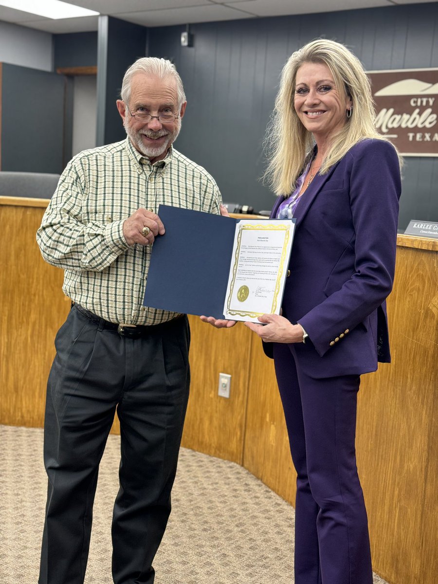 MarbleFallsISD's tweet photo. Thank you to Kim Edwards for your continued support of MFISD and Rick’s mission to serve others. 

“Children are the living message we send to a time we may not see.” -Rick Edwards

https://t.co/gqg9oLHPPn https://t.co/yKJIRi8voi