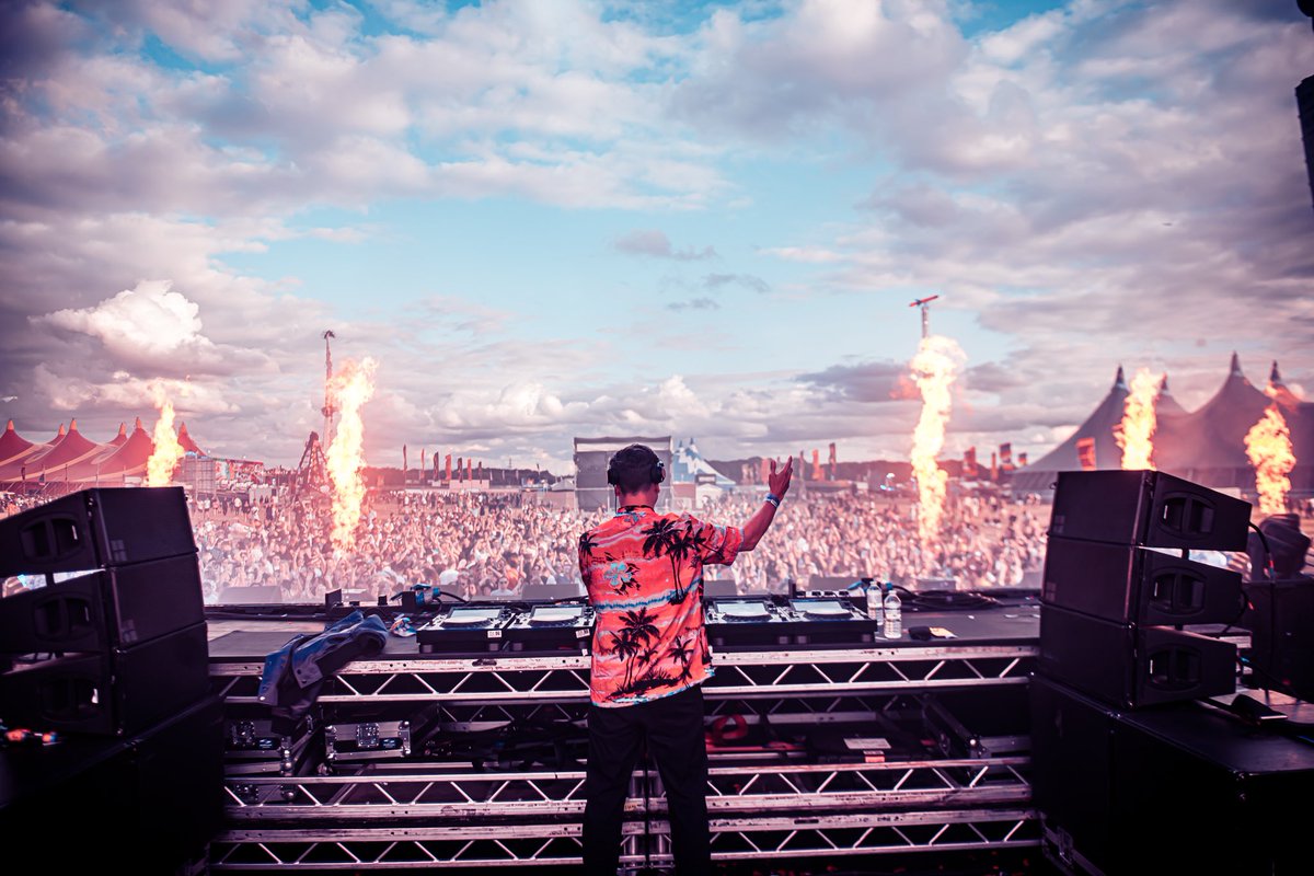 wearefstvl's tweet image. You just can’t beat that summer haze on FSTVL days ☀️

💫wearefstvl.com