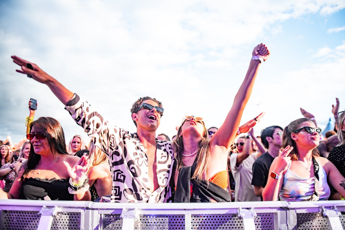 wearefstvl's tweet image. You just can’t beat that summer haze on FSTVL days ☀️

💫wearefstvl.com