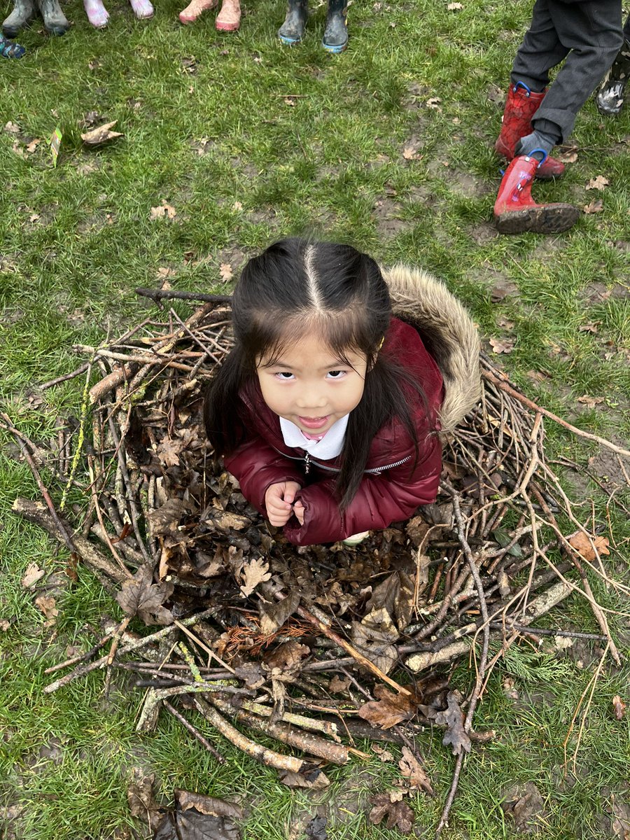 Wrapping up our term of birdwatching @CFPSchool with a grand finale – we crafted a colossal birds nest together! Each of us took turns perching inside our masterpiece, a cozy haven for our feathered friends. 🌿🏡 #BirdwatchingAdventures #NatureLovers