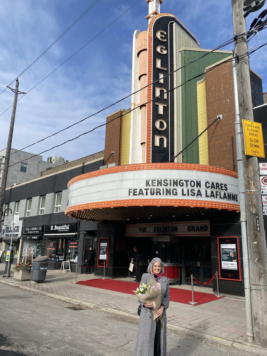 Thank YOU @KensingtonHlth for the incredible community care and dedication your team delivers everyday - an exemplary model of what care should look like! Also, thanks for the beautiful flowers and very cool marquee! @Eglinton_Grand