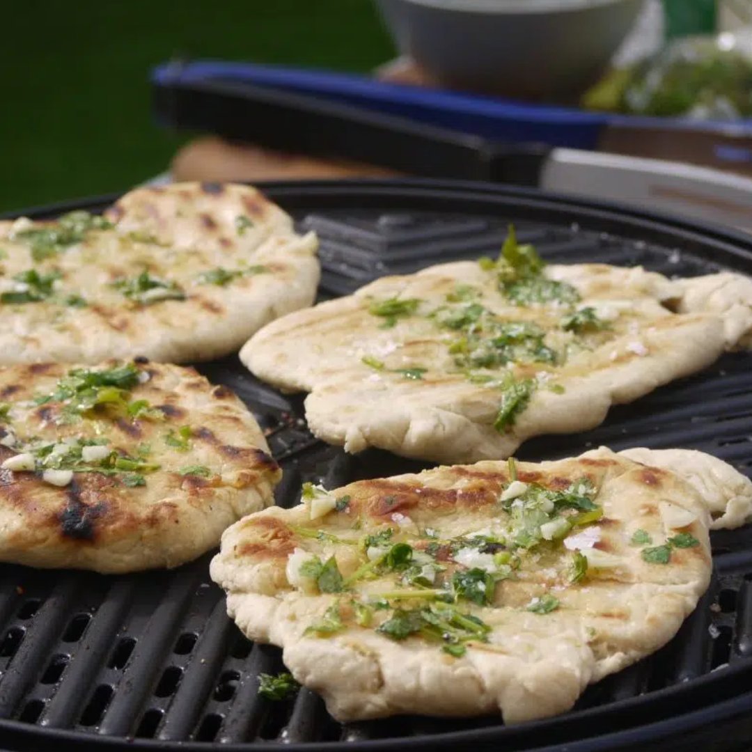 It would be hard-pressed not to find someone who didn't love garlic bread, it is the furture after all! 

Head to the website to view the full recipe: loom.ly/FJbyapY

#recipeinspiration #bbqvibes #barbecuetime #garlicbread #barbecuegrill