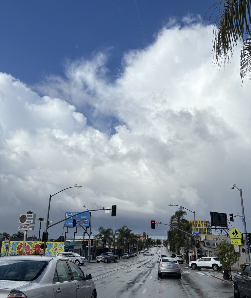 Look at those mean clouds 🌧️ Went out for a quick drive down El Cajon Blvd for a bit and it was sprinkling in some places and sunny in others. #SoCalRain #BiPolar #SoCalStorm2024 #SoCalStorm ☔️ #SanDiego