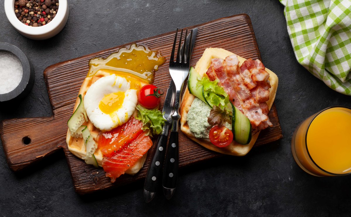 BossartHaugen's tweet photo. Brunch isn't just for Sundays, this meal is fit for any day of the week.
.
#brunch #delicious #healthy #goodfood #eatwell #brunchtime #letsgetbrunch #eggs #eggsbenedict #tasty #breakfastpoutine #food #hollandaise https://t.co/GlJKiQfsUO