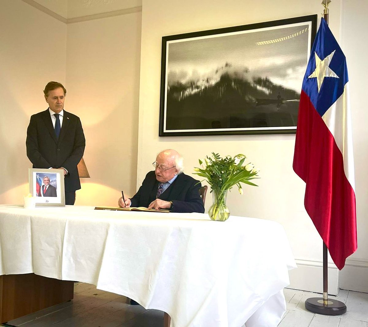 ChileinIreland's tweet photo. H.E. President Michael D. Higgins visited the Embassy of Chile in Ireland to sign the Book of Condolences for the passing of Former President of Chile Sebastián Piñera. President Higgins also presented his sympathies for the victims of the devastating forest fires in Valparaiso. https://t.co/oqXlPxplpf