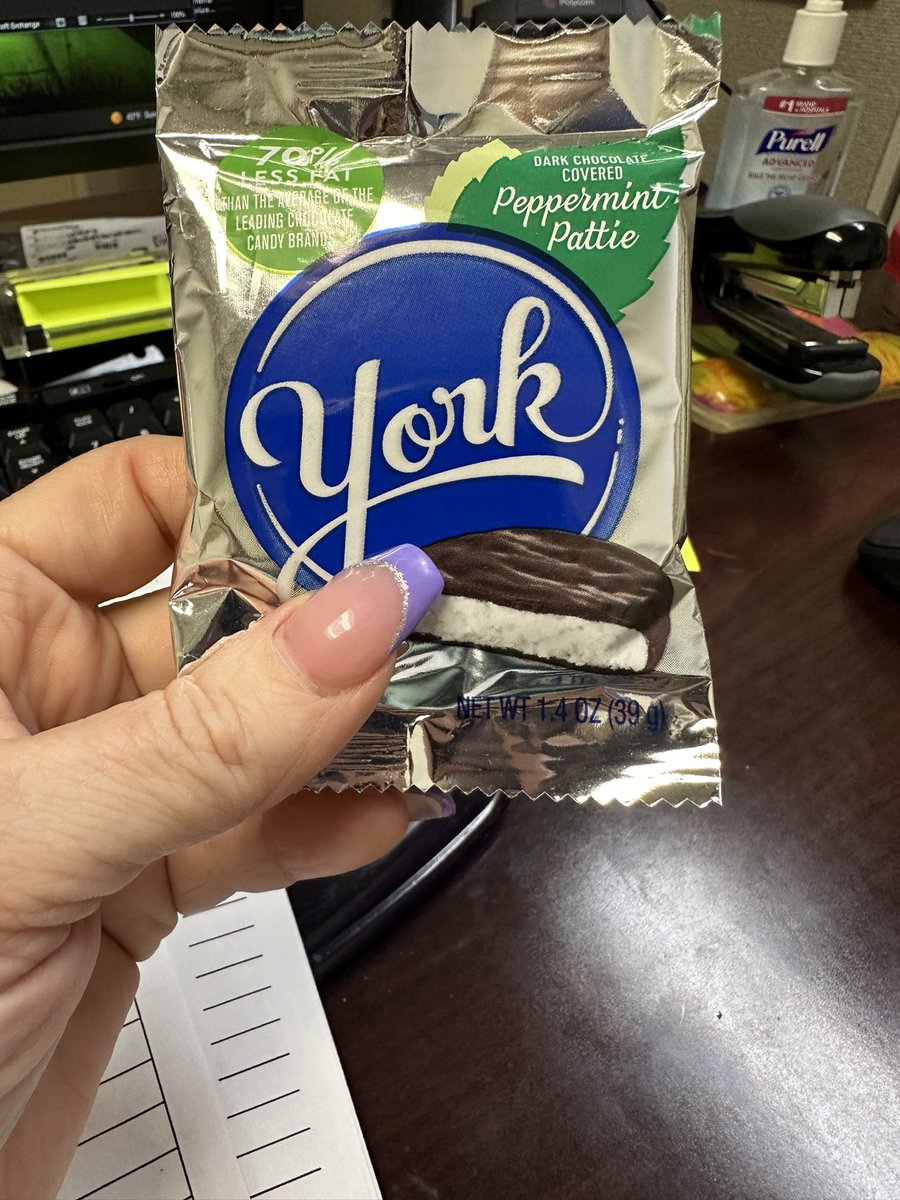 250_Revolution's tweet photo. I just paid $2.19 for 1 regular size peppermint pattie @Wawa ๐ก
#iwasrobbed https://t.co/jsIYyiDleO