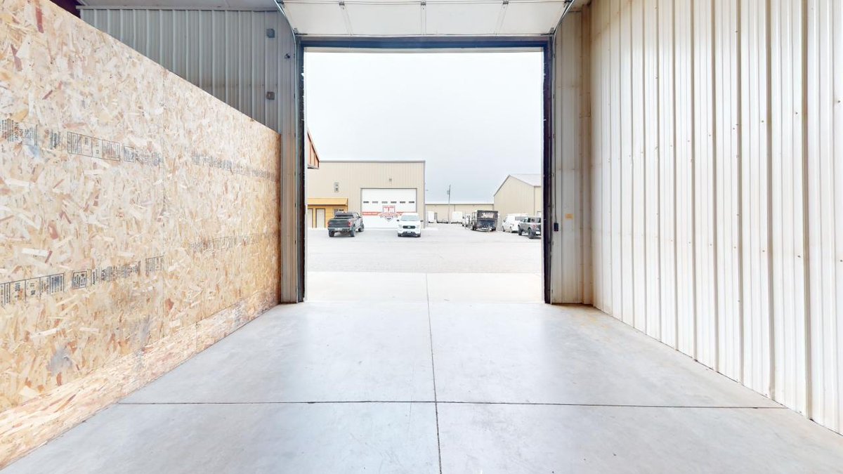 rdombrovski's tweet photo. 🚀 Exciting News! 🏢 Our latest #WarehouseListing is up - featuring ample space and a convenient dock! Ideal for growing businesses looking for logistics ease. Check it out now! 🔗 https://t.co/aDt1xNBl0D #RealEstate #CommercialProperty https://t.co/Yv9HBg4YlC