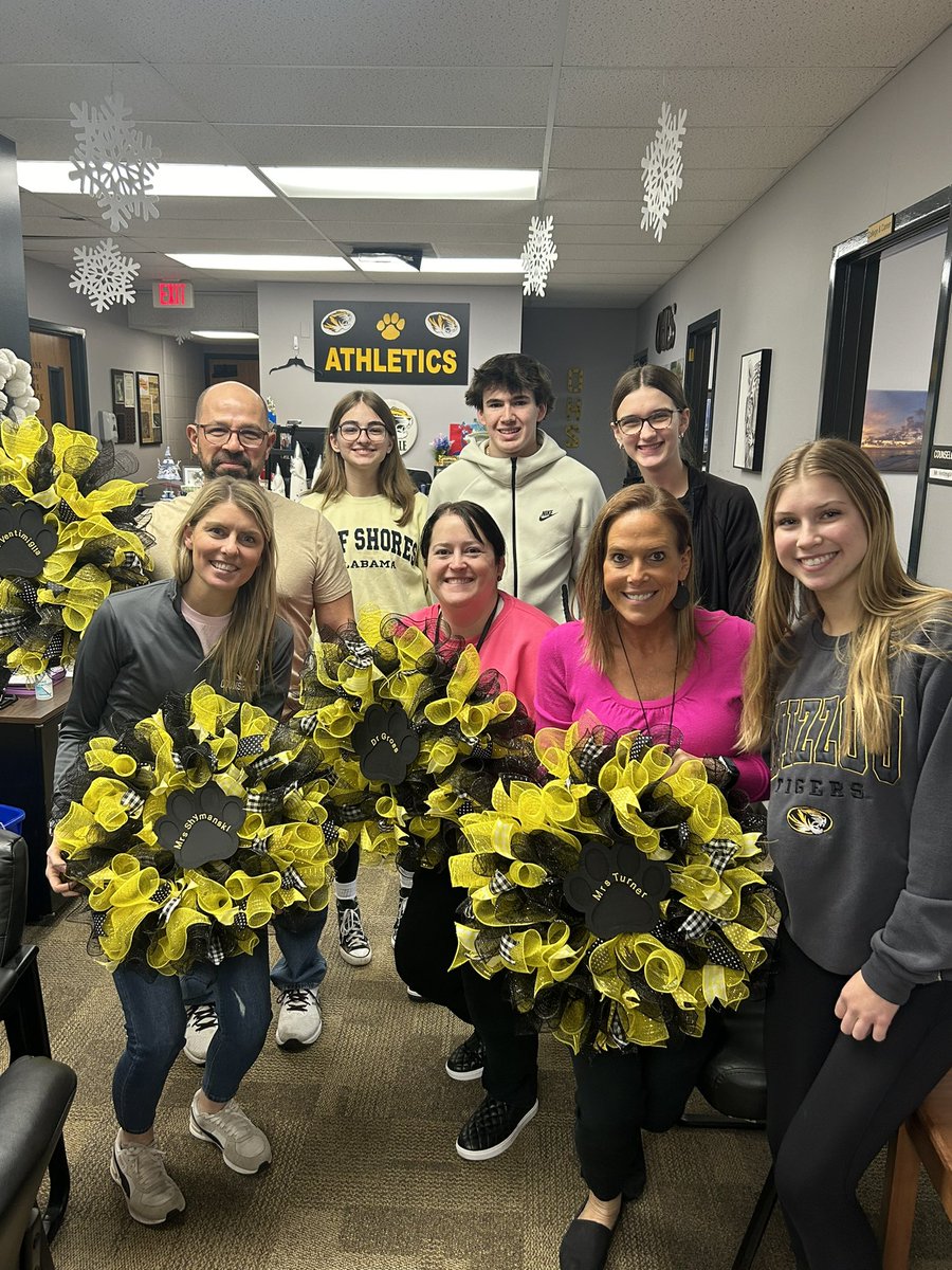 Special gifts for our special counselors! <a href="/BCzuppon/">Becky Czuppon, OHS A.D.</a> <a href="/OHS_Tigers/">Oakville High School</a>