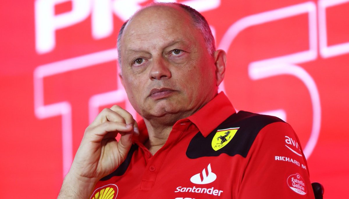 OffTracteur's tweet photo. 🔴 Frédéric Vasseur tacle en interview le choix pris par les écuries sur leurs livrées.

🎙️"Avoir des livrées majoritairement de carbone, c'est pour ceux qui ne savent pas construire de moteur."

[🗞️@SkiSport_F1] https://t.co/54fkLRZaMa