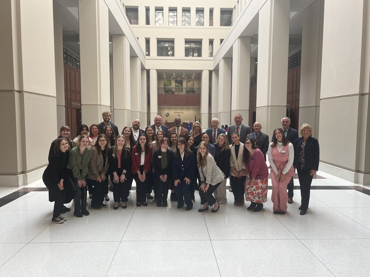 Angela Mager tweet media