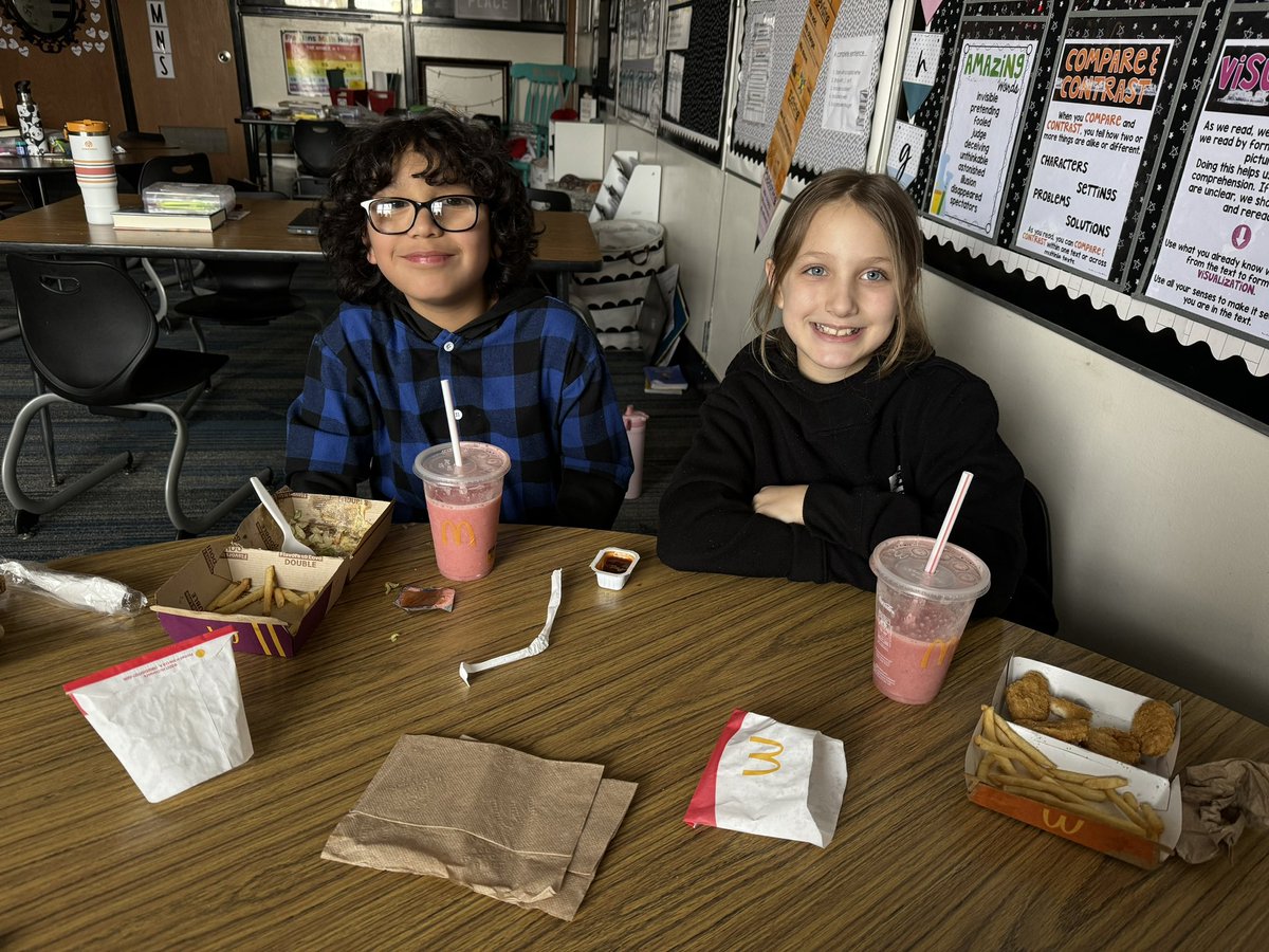 I ❤️LOVE❤️ when kids choose lunch with a teacher as their $400 Dunn Dollar prize! 🍔🍟