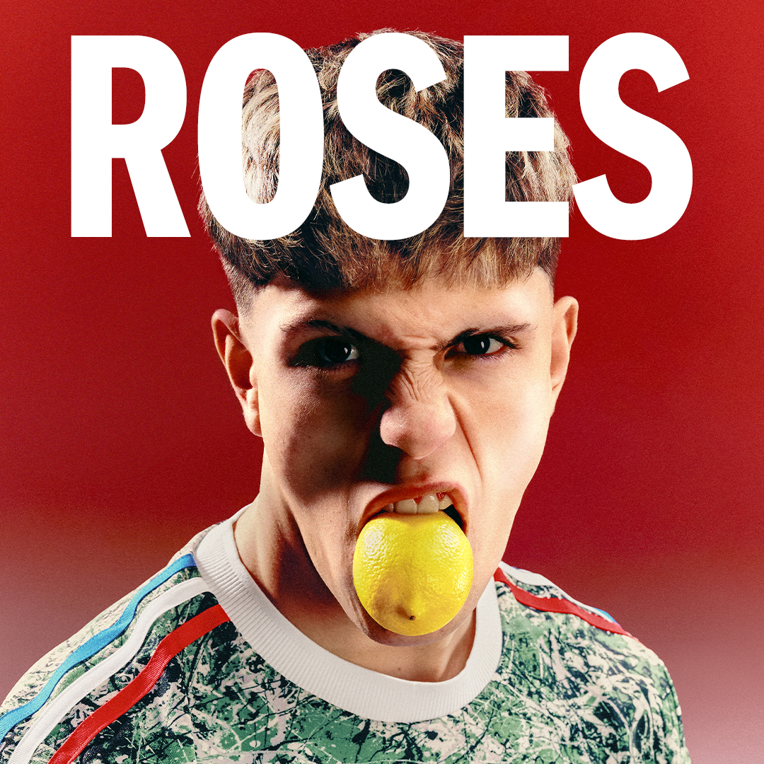 ManUtd's tweet photo. 🌹 Roses 🌹 Are 🌹 Red.

#MUFC || @adidasFootball