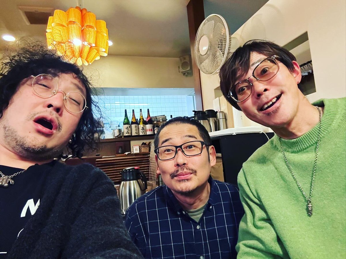 moriyamakohichi's tweet photo. 同級生が広島から大阪にQueen観に来てはったんで後輩の店で呑んだよー

#オセロケッツ
#TORIMO https://t.co/bkckahvVDz