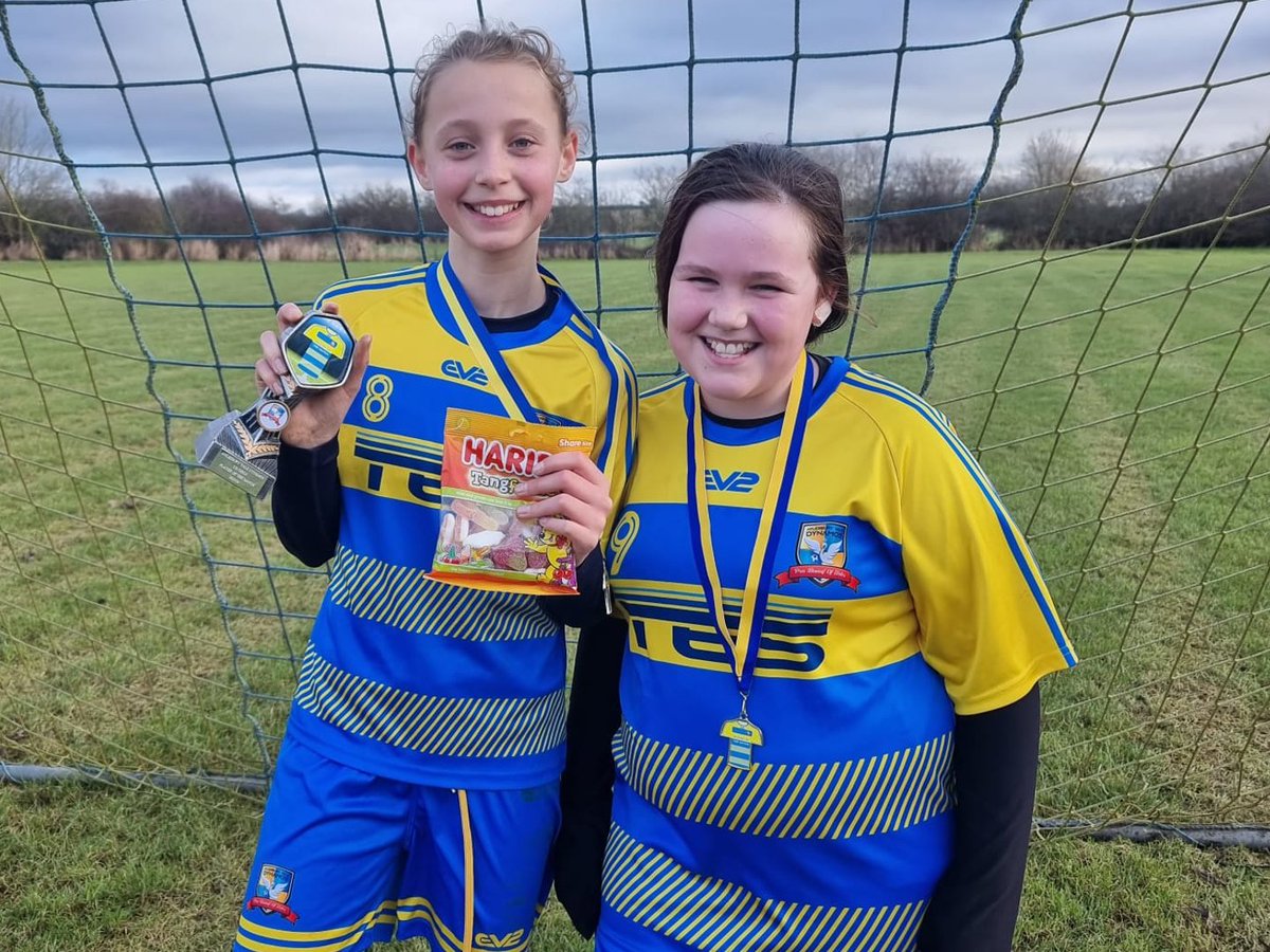 Shoutout to our U11s who were at home to Thame United. Well done to Isla who was voted Players’ Player of the Match and to Brooke who was Coaches' Player. 💛💙⚽

#LetGirlsPlay #TakeYourChance #ThisGirlCan #HerGameToo #GrassrootsFootball #WeAreTheDynamos @AylesNews