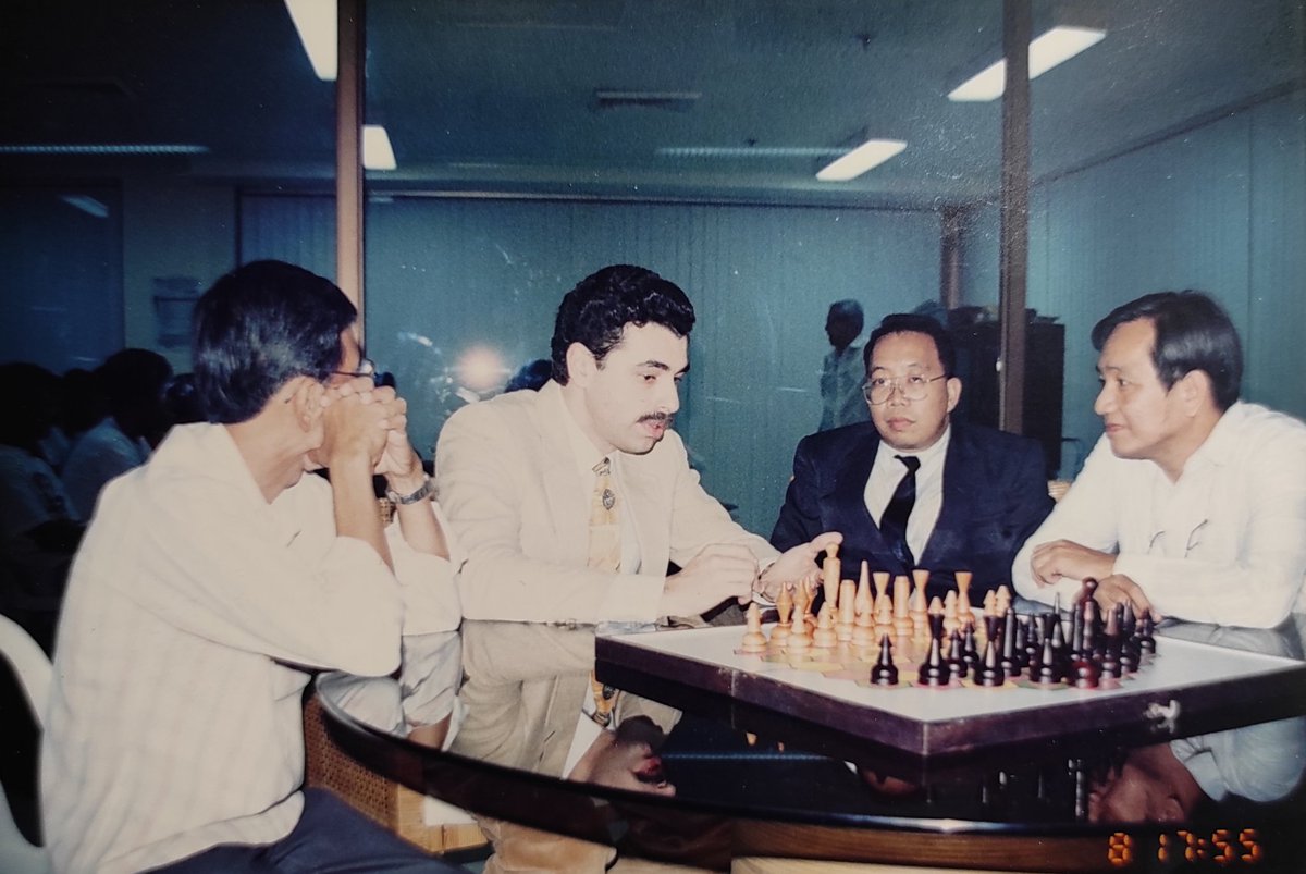 NoahPaul777's tweet image. GM Yasser Seirawan praises &quot;The Think Game ( Tagisipan ) When he visited Philippines wayback 1992 
#Chess @GothamChess @FIDE_chess  #chessgrandmasters @MagnusCarlsen #MagnusCarlsen #wesleyso