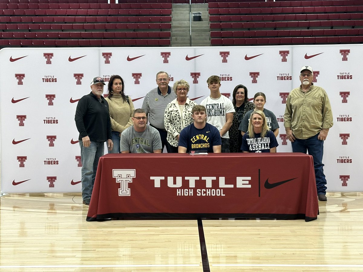 Tuttle_Ath_Dept's tweet photo. We had a signing ceremony today for 3 of our Seniors to continue their athletic careers in college‼️ Always love being able to recognize our student-athletes for their hard work, determination, and discipline! https://t.co/rVJc2sGmRz