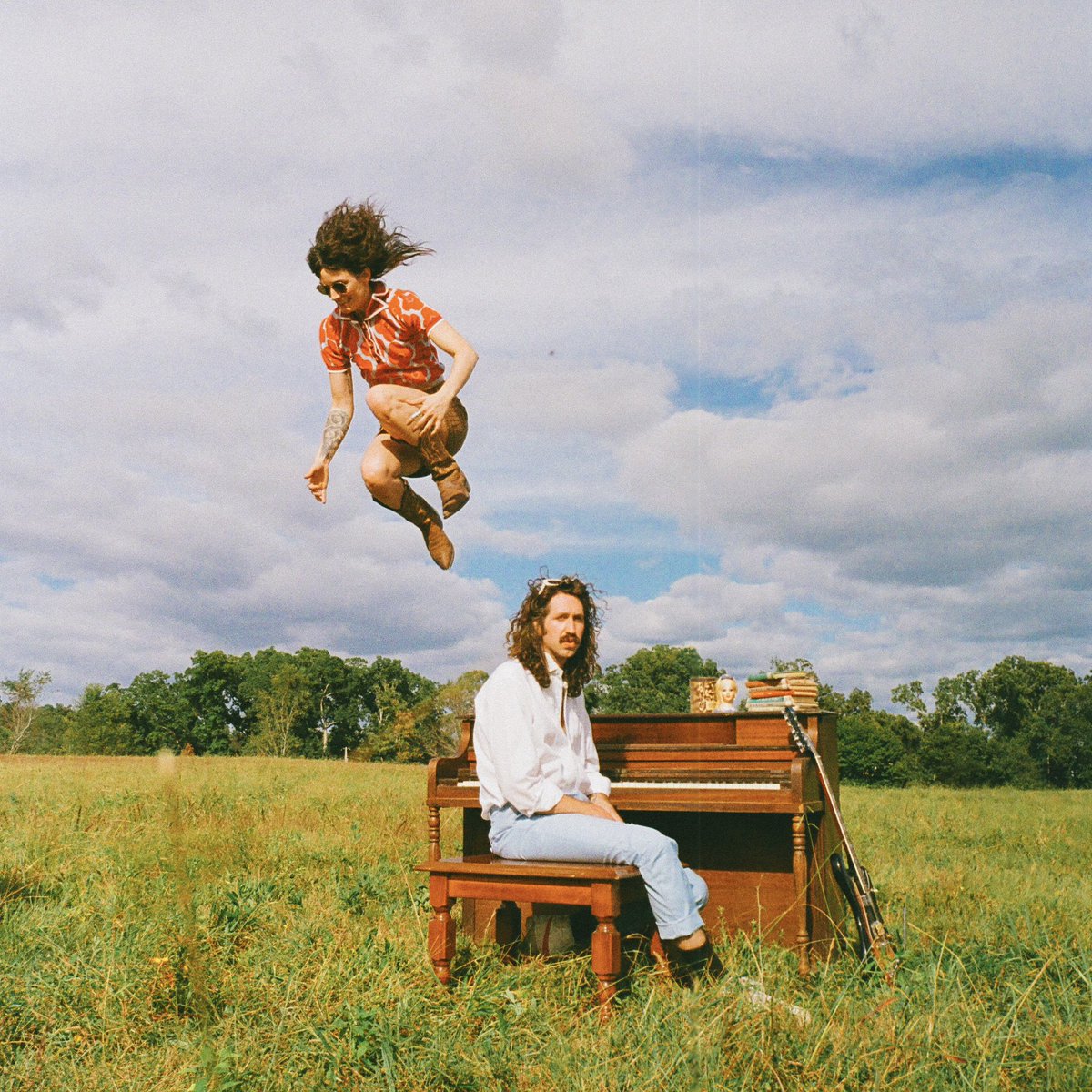 “Saturday” is the final single from our upcoming album and we’re releasing it with <a href="/FlightAttndnt/">FLIGHT ATTENDANT</a> on February 16th.
Pre-save: share.amuse.io/track/crumbsna…