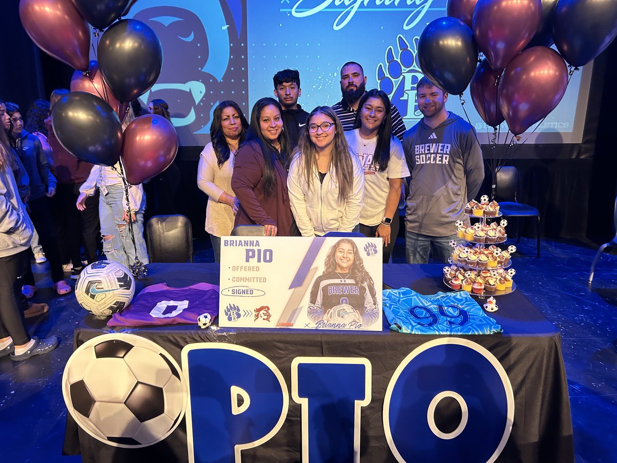 Congrats to our @brewerhighwsisd @BrewerSoftball @brewer_baseball @bhssladybearssoccer & @brewer_bearsVB athletes who signed to play at the collegiate level today. @BrewerAthletics