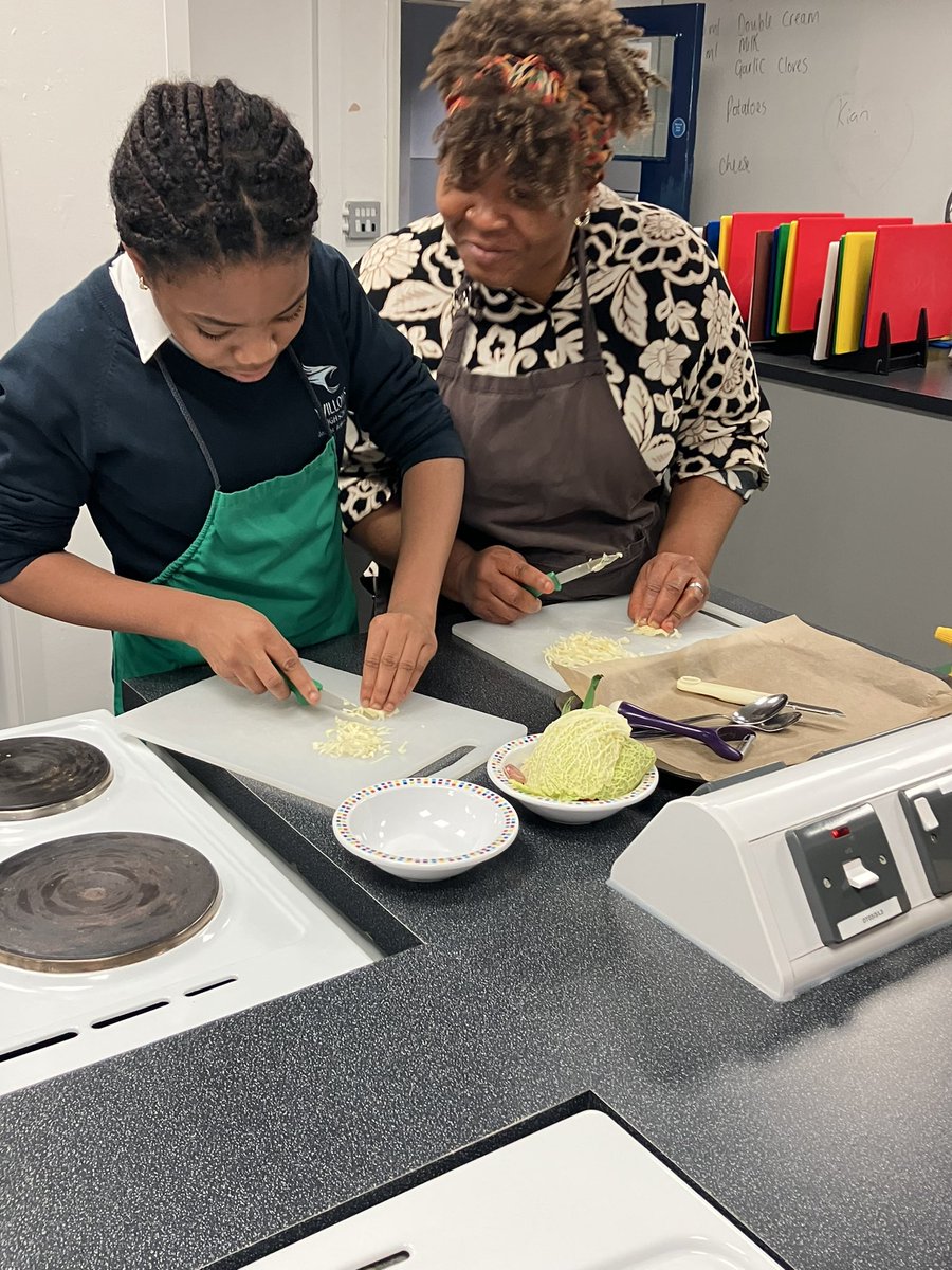 TechnologyDepa2's tweet photo. Absolutely loving our after school club. Parents and students learning collaboratively. Don’t forget to sign up for our next set of sessions after the Easter holidays. #getcooking https://t.co/WcLVkCUO28