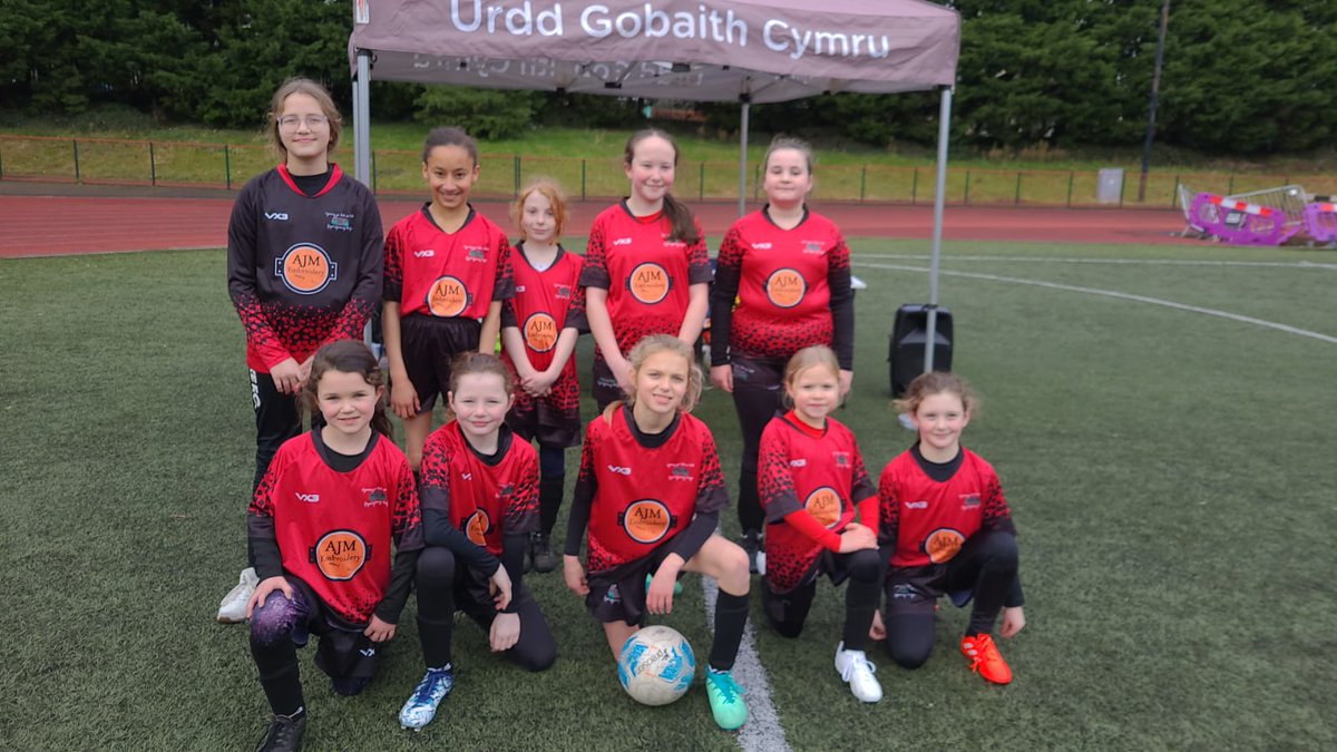 Ysgol Gymraeg Trelyn tweet media