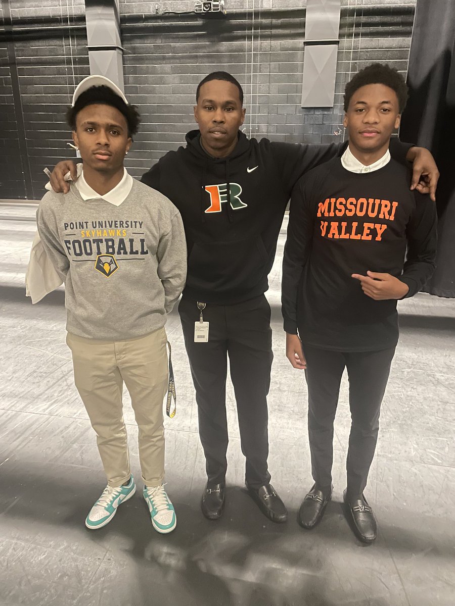 CoachColson_2's tweet photo. Two years ago I met these guys and they turned into little brother to me I love you boys and always keep pushing go be great fellas‼️✅🙏🏾🥷🏾Proud Coach Moment 🙏🏾💯‼️ https://t.co/D8Trc5nZwd