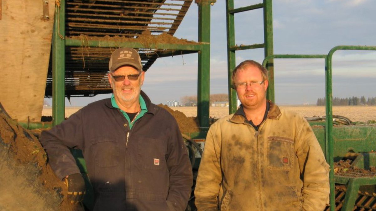 Thankful for each and every farm family that grows #ABsugar22, providing the only domestic source of 100% Canadian sugar.