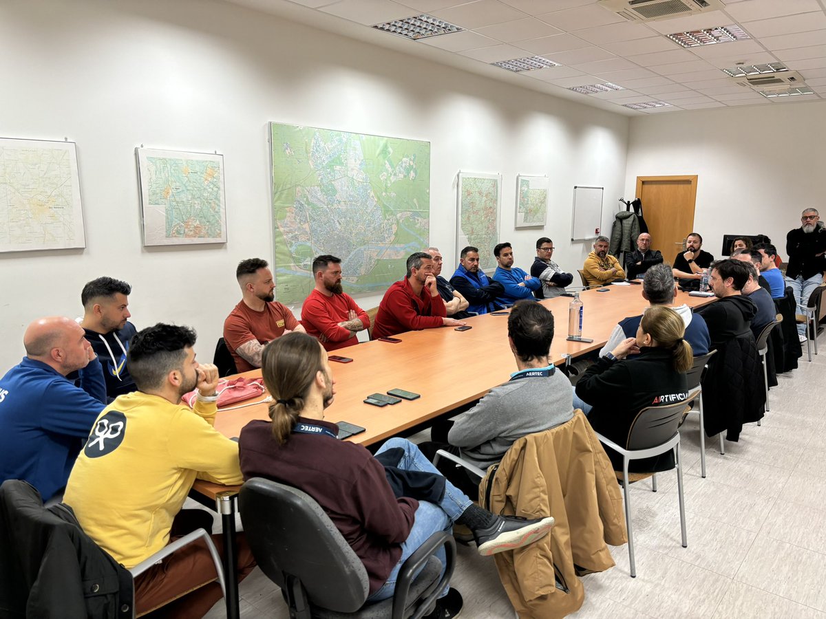asiccoose's tweet photo. 🔴Reunion #Coordinadoras Territoriales  FAL-SPS ✈️

ℹ️ L@s delegad@s han explicado la situación actual en sus empresas y han puesto en valor la importancia de la seguridad y salud en el trabajo.  

🗣️El poder de unirnos para defender lo común‼️ https://t.co/tpkTAv0b8r