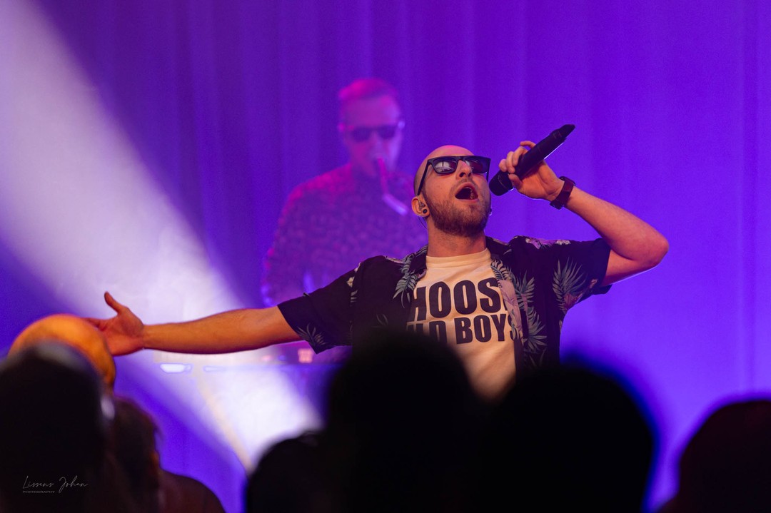 It's been great to be back out on the road with the @thebootlegeighties show featuring the awesome @wildboys80sband ⁠
⁠
📷 @lissensjohanphotography_events ⁠
⁠
Media Source: instagram.com/p/C3CZ2rsNbaD/⁠
⁠
#concertlighting #stageeffects #jsesltd