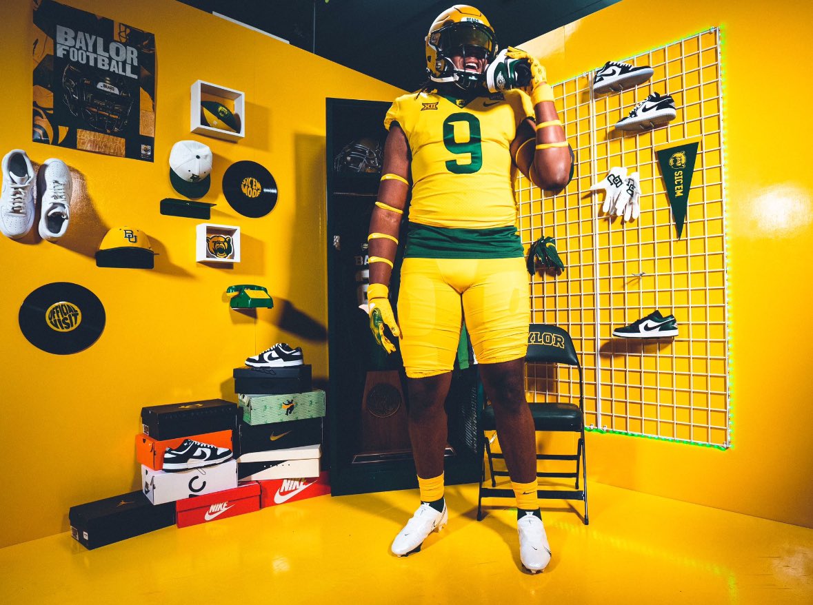 Huge National Signing Day for #Baylor as 4⭐️ prospects Josh Lair and Alex Foster signed with the Bears. #SicEm