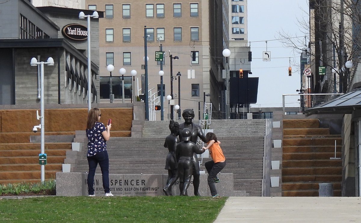 IBackTheBanks's tweet photo. Commemorate #BlackHistoryMonth with a visit to the statue of Civil Rights icon #MarianSpencer in the #WomensGarden #SmaleRiverfrontPark Check out #TheBlackBrigade while you're there @TheBanksCincy @CincyParks @HamiltonCntyOH @CityOfCincy https://t.co/PuBP5FJWAJ https://t.co/clXAfmjDpU
